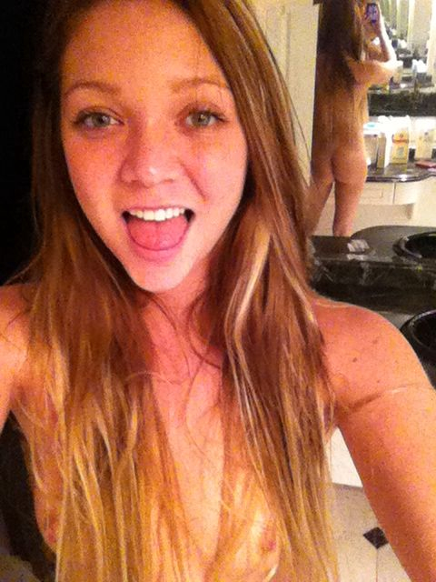 Amateur pics of sexy amateur girl Jessie Andrews.