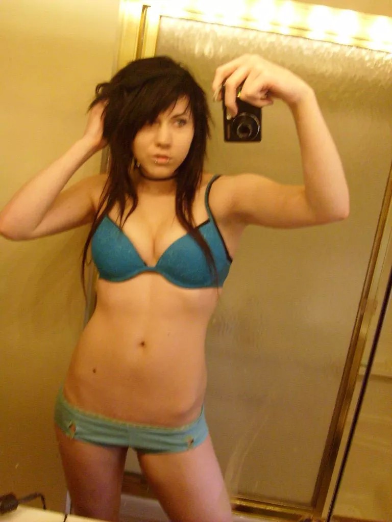 Hot Sexy Lesbian Emo Girls Naked